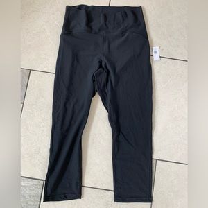 NWT Old Navy XL Active Powerlite Extra High-Rise Cropped Leggings